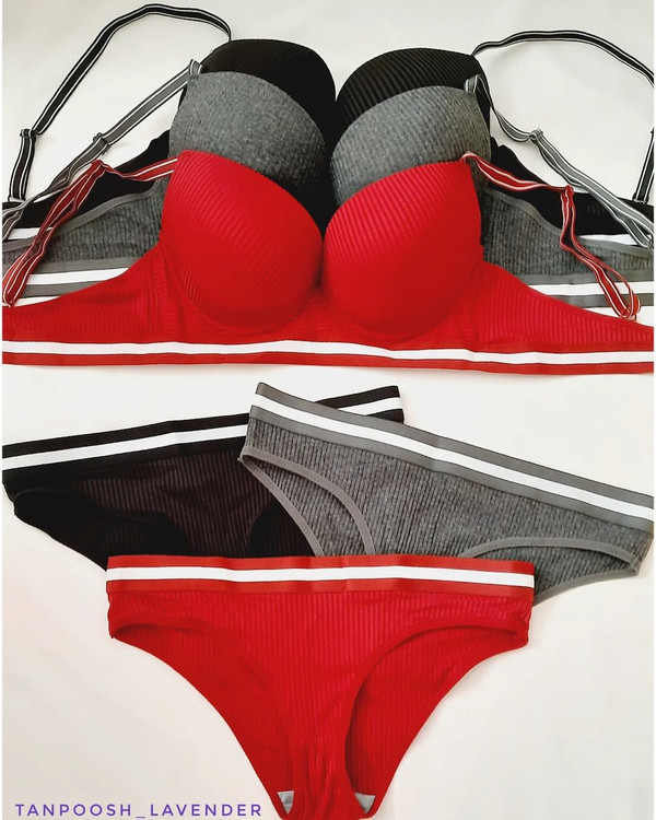 نمای جلو ست سوتین و شورت اسفنجی فنردار زنانه اسپرت