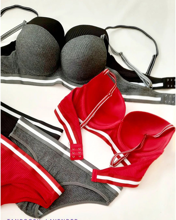 نمای پشت ست سوتین و شورت اسفنجی فنردار کاپ B