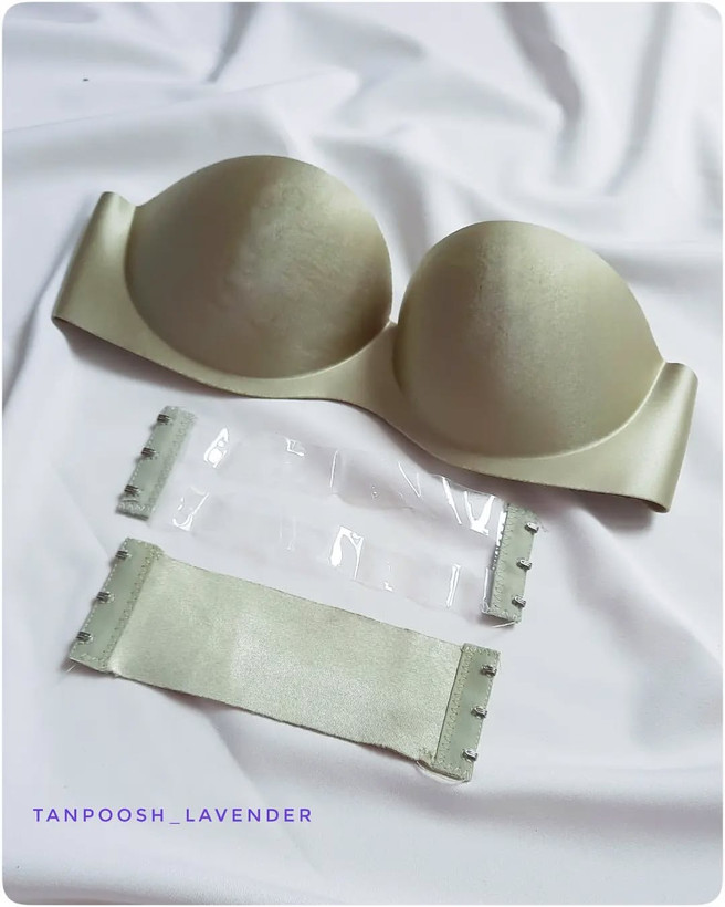 1. سوتین اسفنجی دکلته لیزری جکدار قواره ریز، نمای روبرو با بند همرنگ