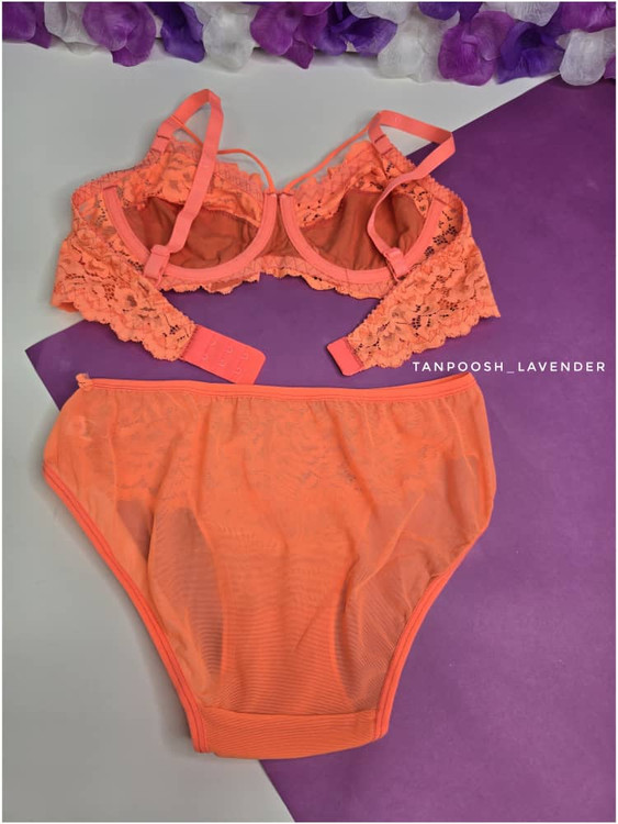 ست لباس زیر زنانه توری شامل سوتین و شورت