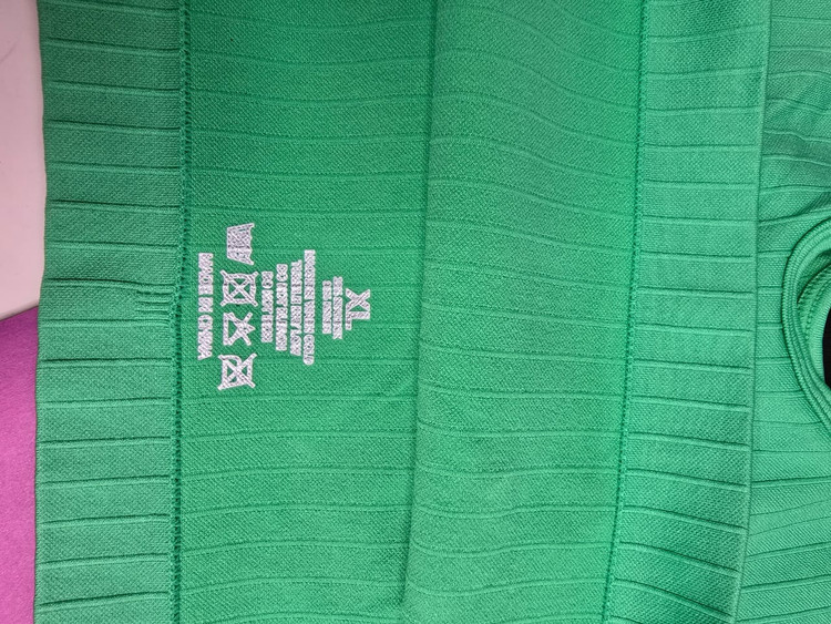 کراپ زنانه بدون کاپ در استایل اسپرت