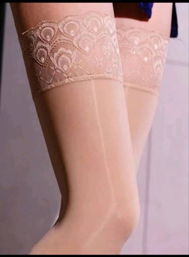جوراب بالا زانو کرم با ژل نگهدارنده