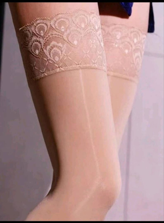 جوراب بالا زانو کرم سکسی با ژل نگهدارنده