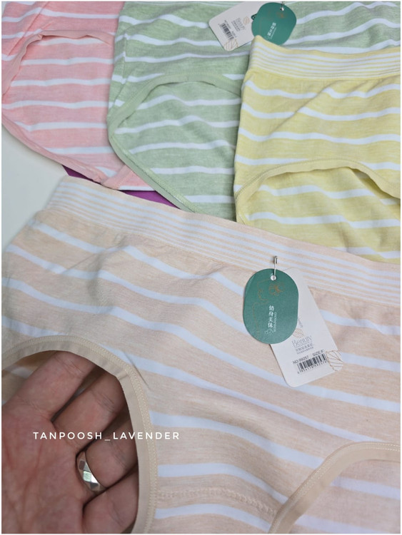 نمای نزدیک شورت زنانه سیملس راهراه با دوخت ظریف و کشسانی بالا