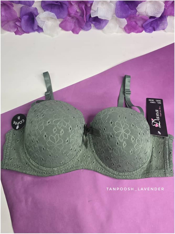 سوتین اسفنجی دکلته سبز ملایم با بندهای قابل تنظیم