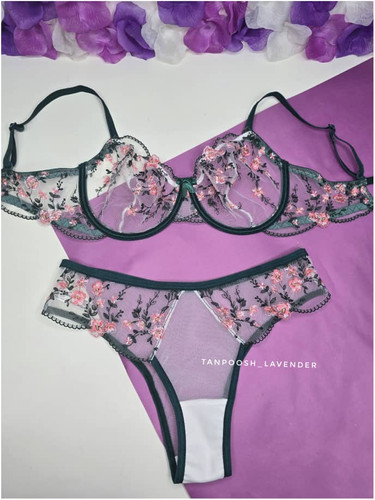 سوتین و شورت توری سبز تیره با طراحی گلدوزی صورتی و ظریف زنانه – نوشهپوش