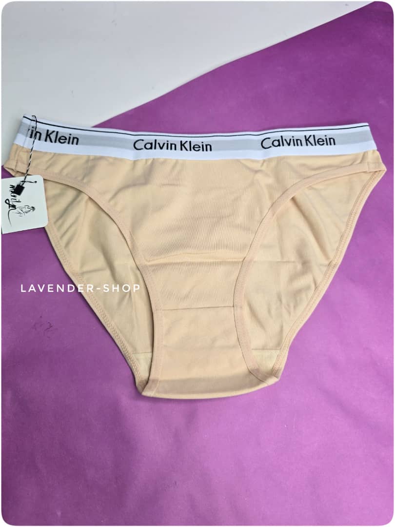 شورت نخی زنانه Calvin Klein  – لطافت و سبکی در مصرف روزانه