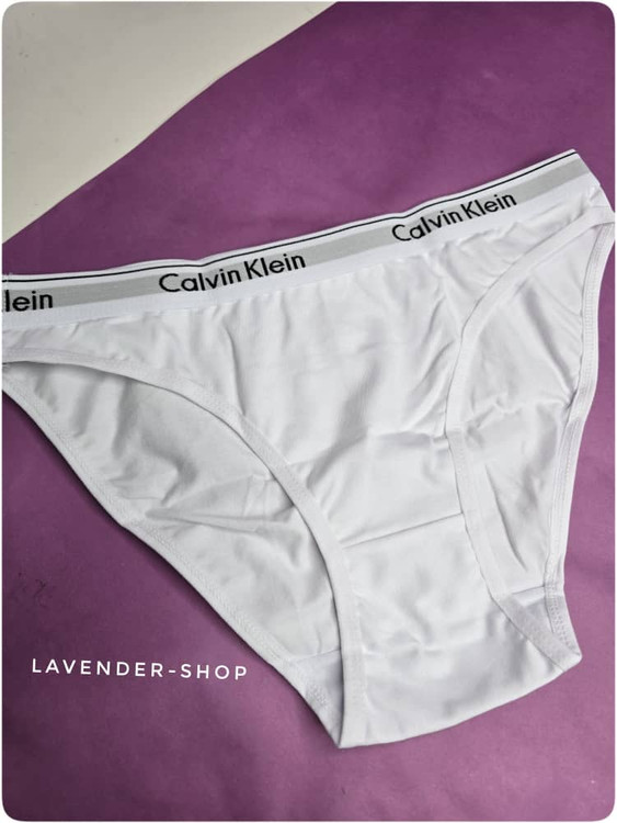 شورت زنانه نخی کلوین کلاین رنگ سفید – راحتی روزانه با طراحی کلاسیک