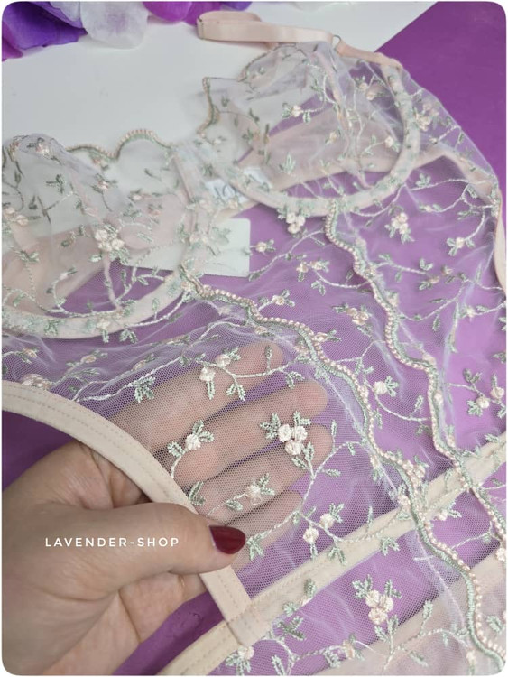 بادی لاکچری زنانه Amira تور گلدوزی صورتی پودری فنردار سایز XL