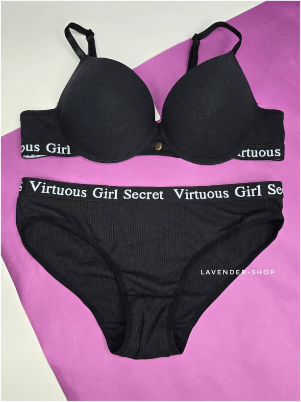 ترکیب جذاب سوتین و شورت کبریتی مشکی رنگ با کش نوشتهدار Virtuous Girl Secret