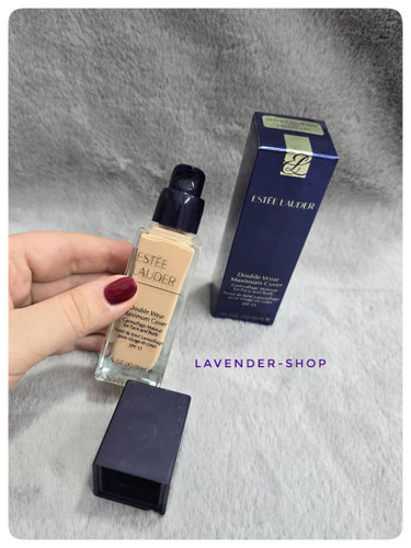 کرم پودر استی لادر Double Wear شیشهای شماره 1 با بافت مات و سبک