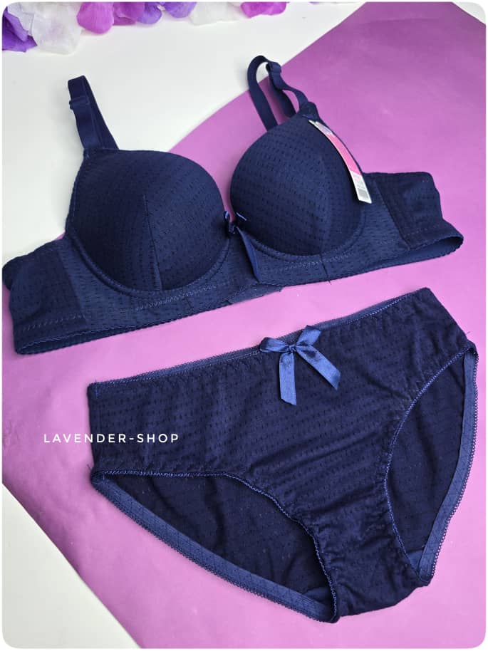 ست سوتین و شورت سرمه‌ای تمام‌نخ کاپ B با کیفیت بالا و دوخت تمیز