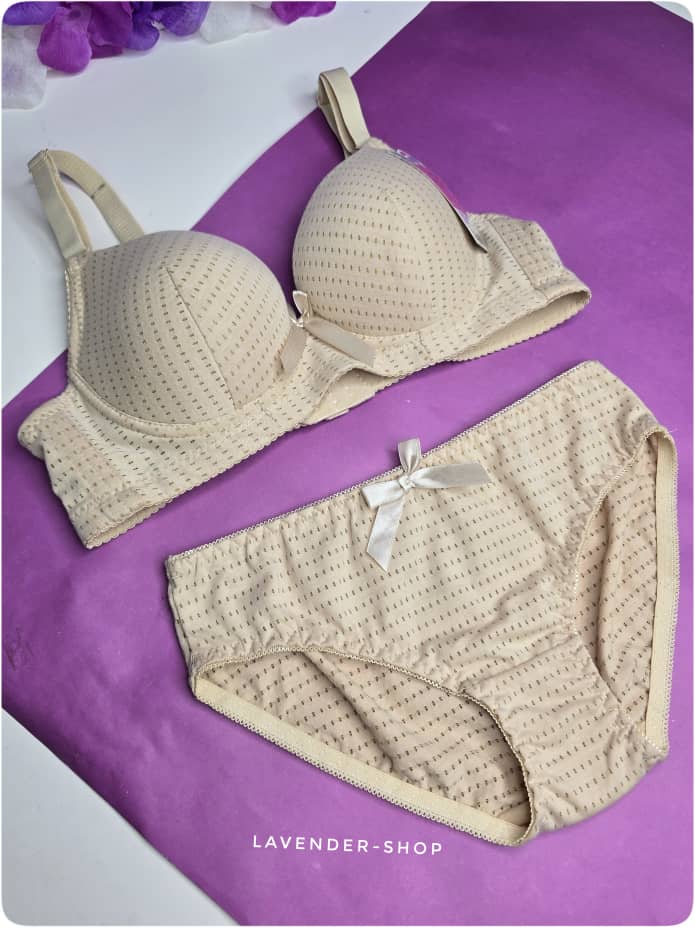 نمای پشت سوتین سه‌قزنه تمام‌نخ با بند ریگلاژدار و پارچه سوزنی قابل‌تنفس