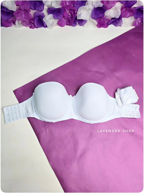 سوتین دکلته سفید زنانه با بند شیشهای و سه قزنه از نمای روبهرو