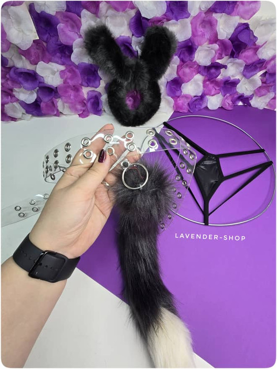 کمربند سیلیکونی با دم خزدار مشکی و سفید اروتیک و سکسی