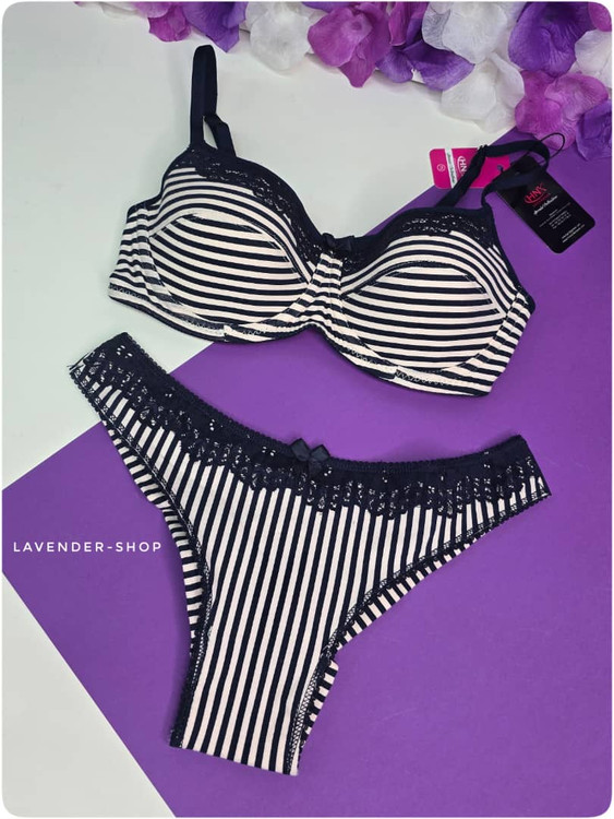 ست شورت و سوتین هونکس راهراه مشکی سفید با تور مشکی در قسمت بالایی کاپ