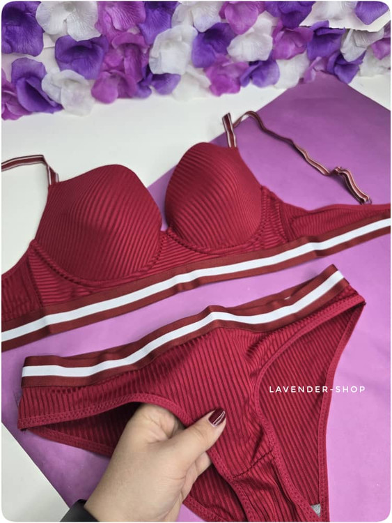 ست سوتین و شورت اسفنجی فنردار زنانه با فرمدهی مناسب