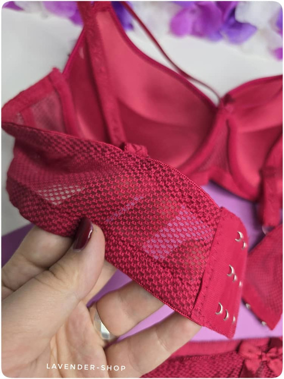 جزئیات دوخت دقیق و کیفیت پارچه اسفنجی ست