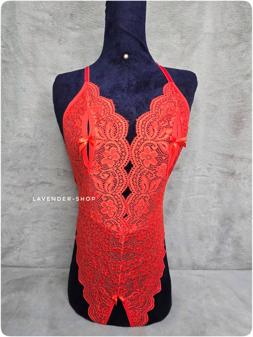 بادی فاقباز توری ویتاریتا – نمای روی مانکن رنگ قرمز