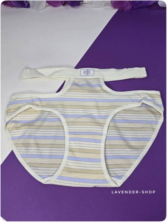 شورت فانتزی زنانه با نوار کشی سفید و طرح راه‌راه لطیف