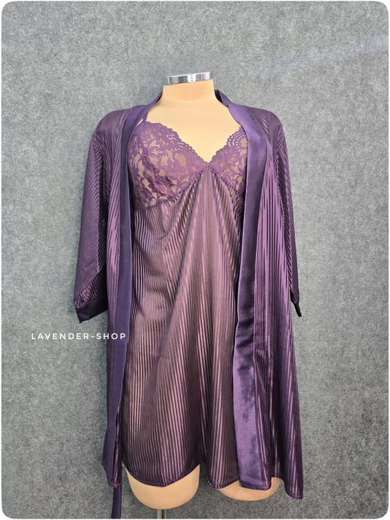 لباس خواب بنفش دوتکه از برند شهره با روبدوشامبر کوتاه