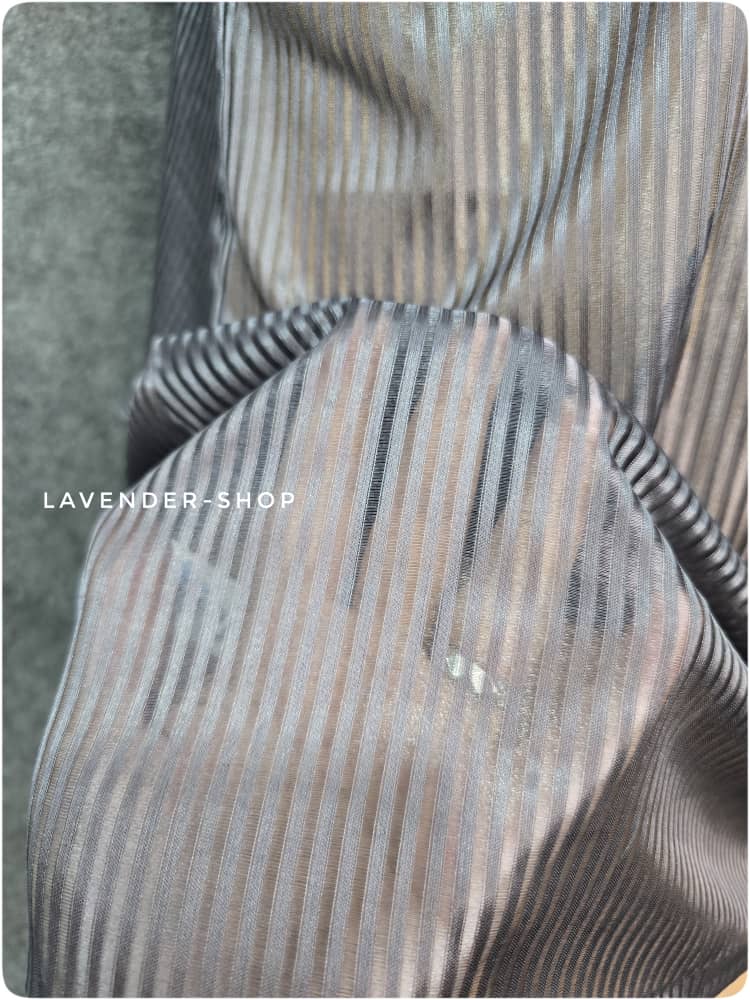 نمای نزدیم از جزئیات لباس خواب با کیفیت عالی