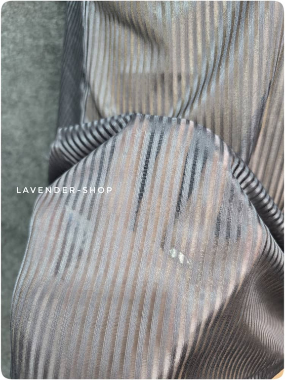 نمای نزدیم از جزئیات لباس خواب با کیفیت عالی