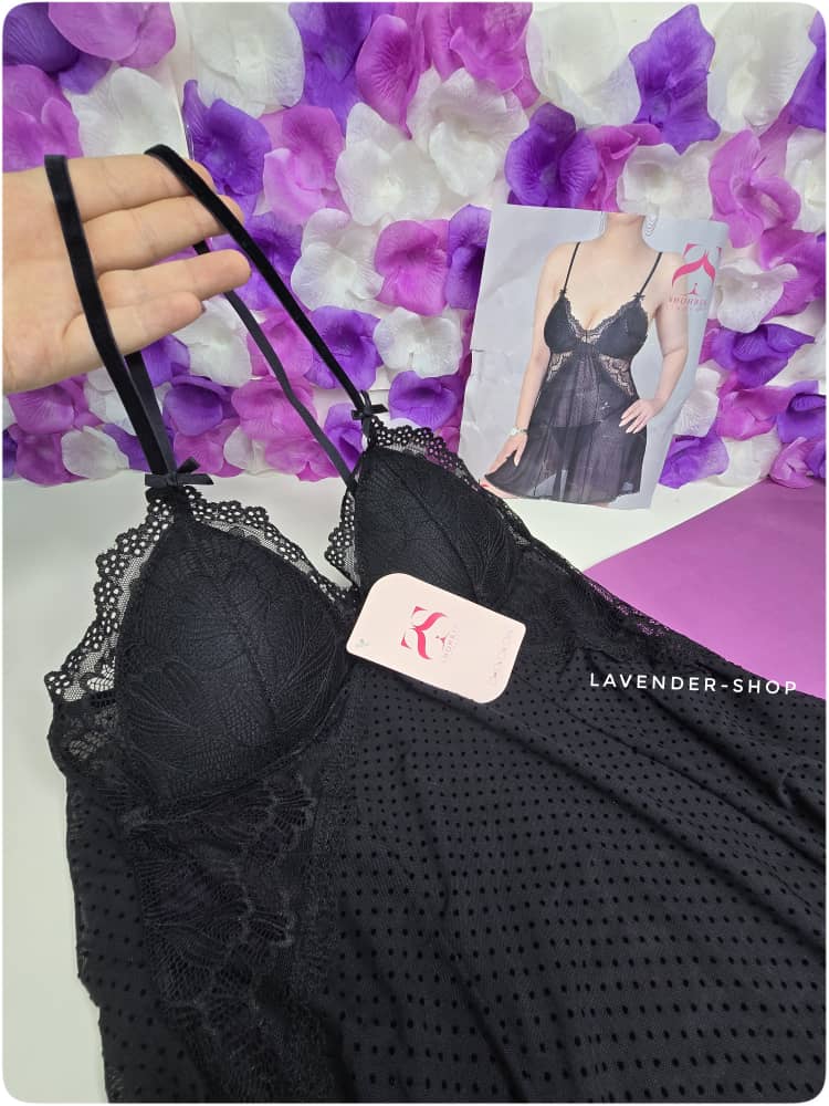 نمای نزدیک از بافت پارچه توری لباس خواب برند شهره