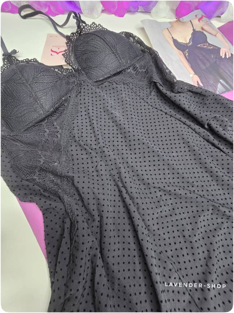 جزئیات بند ریگلاژدار لباس خواب توری مشکی برند شهره