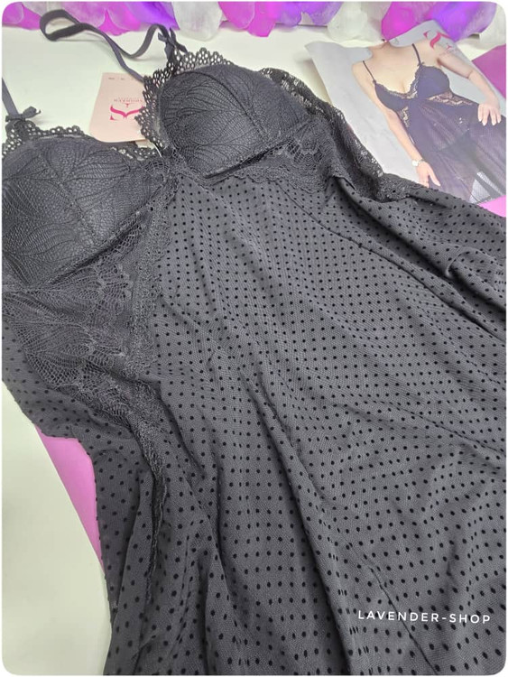 جزئیات بند ریگلاژدار لباس خواب توری مشکی برند شهره