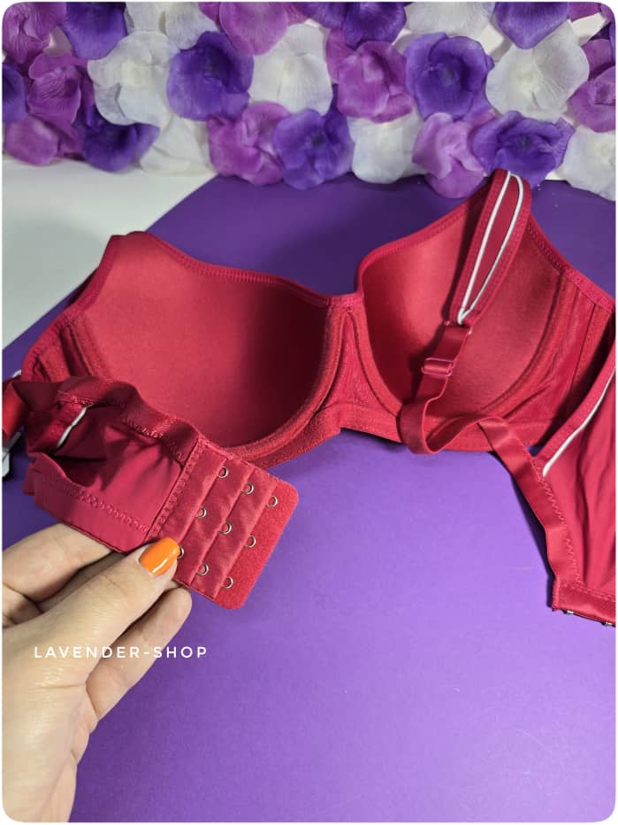 نمای پشت سوتین کاپ C