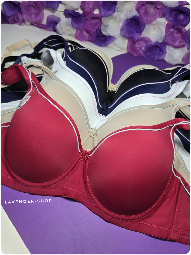 ترکیب رنگی سوتین‌های اسفنجی کاپ C شامل کرم، مشکی، سورمه‌ای و زرشکی