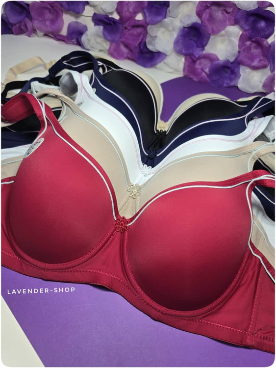 ترکیب رنگی سوتینهای اسفنجی کاپ C شامل کرم، مشکی، سورمهای و زرشکی