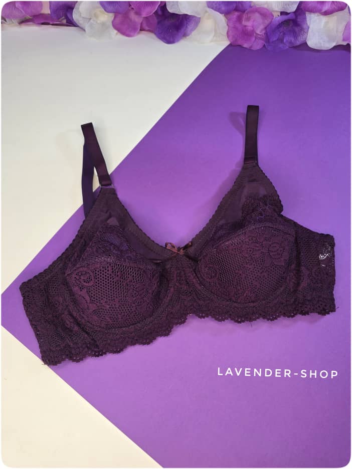 سوتین زنانه خوش‌فرم‌کننده با پد زیرکاپ و طراحی گیپوری خاص