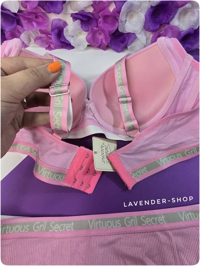 نمای نزدیک بند سوتین ست اسفنجی کبریتی – بند قابل تنظیم با نوار برنددار و پارچه ریب نرم