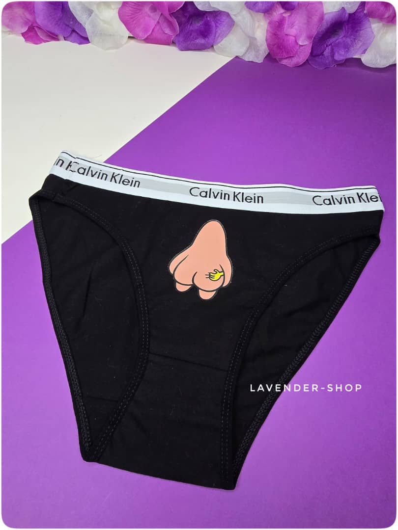 نمای نزدیک از چاپ کارتونی روی شورت ست زوجی کاپلی