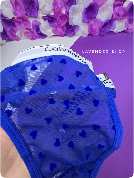 نمای نزدیک شورت بکلس کلوین آبی، بافت توری برجسته و کیفیت دوخت ظریف مناسب استفاده روزمره