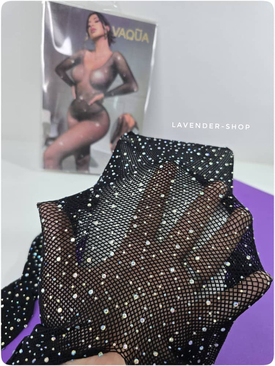 فیشنت توری یکسره با نگین براق – نمای نزدیک بافت