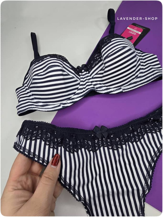 ست شورت و سوتین راهراه سرمهای سفید هونکس مناسب استفاده روزمره