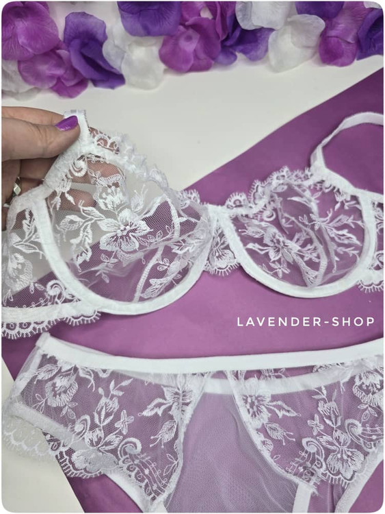 نمای نزدیک بافت تور ظریف انوشه