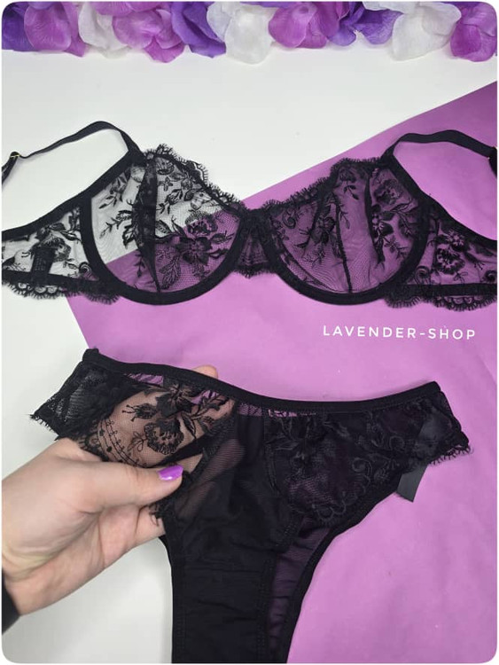 هماهنگی طرح سوتین و شورت توری انوشه