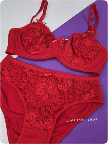 نمای جلو ست سوتین و شورت زنانه شببو با طراحی تور و نخ