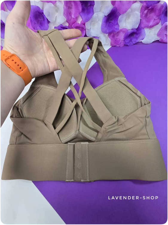 نمای پشت بند ضربدری نیمتنه ورزشی