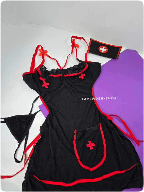 طراحی جلوی کاستوم پرستاری مشکی دوتکه مناسب استایل تمدار زنانه