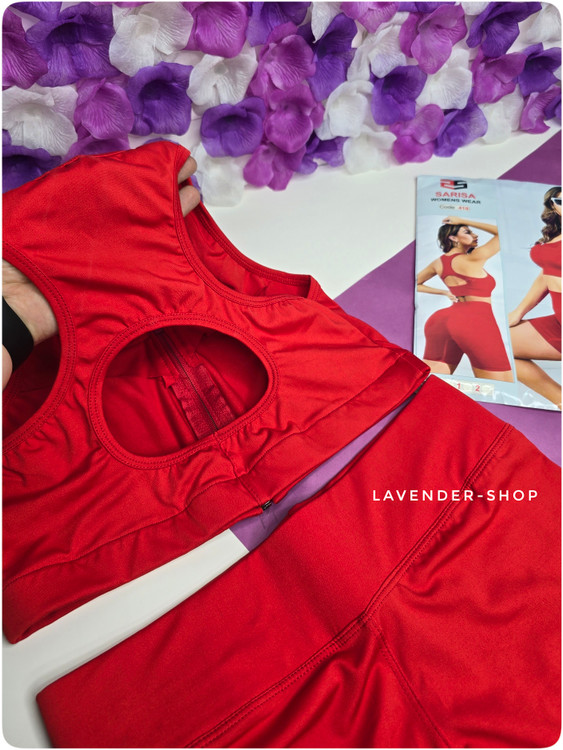 نمای پشت نیمتنه ورزشی زنانه