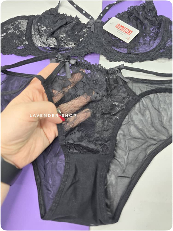 ست لباس زیر توری مشکی با طراحی بنددار