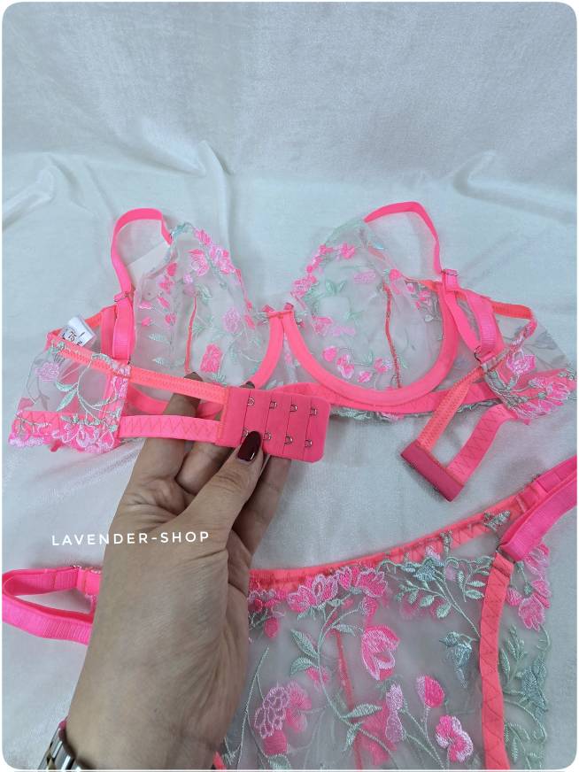 نمای بند پشت سوتین تمام تور فانتزی